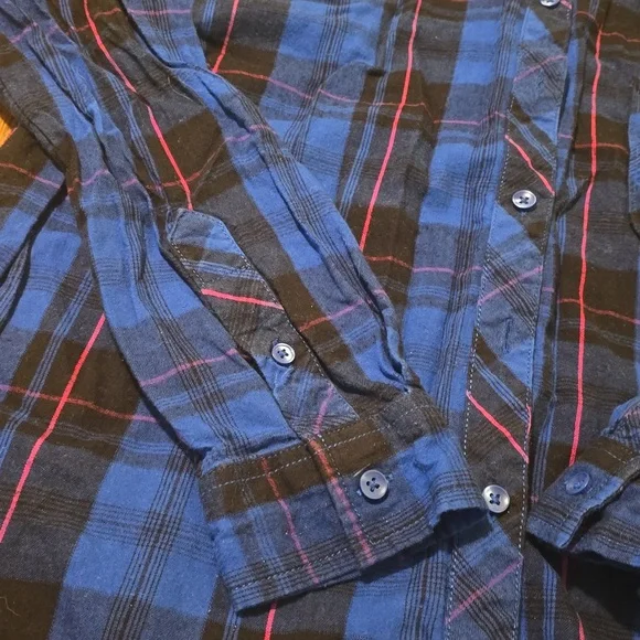 Women's TIME TRU Blue & black plaid flannel long sleeve shirt - Picture 5 of 8